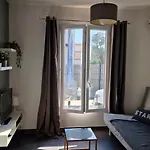 شقة Monica