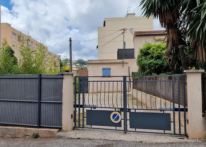 Monica アパート *